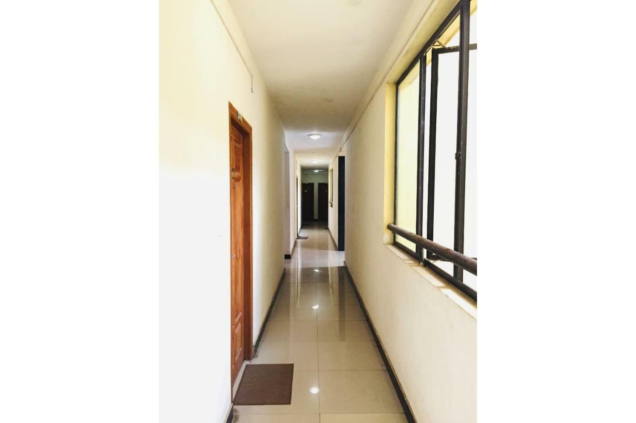 Krishna Gardens Hotel Guruvayur Exterior photo
