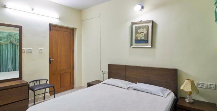Krishna Gardens Hotel Guruvayur Exterior photo