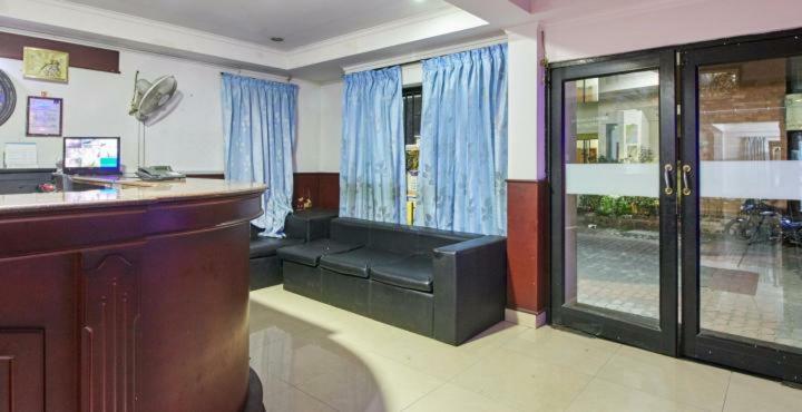 Krishna Gardens Hotel Guruvayur Exterior photo